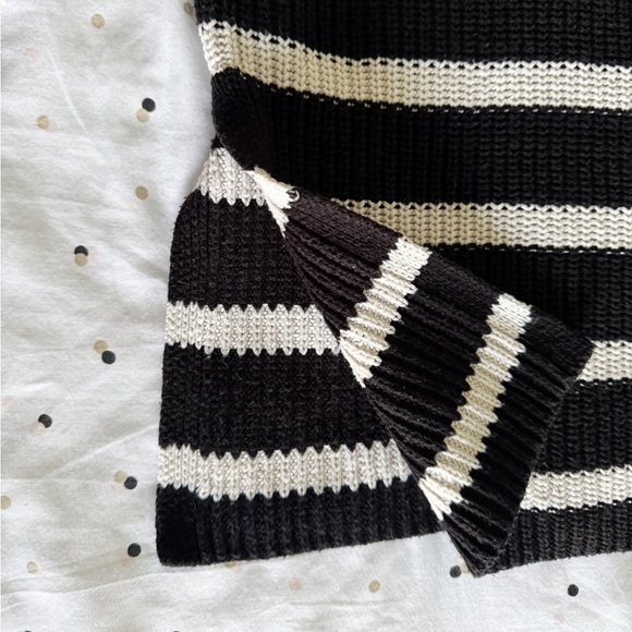 H&M Sweater - Picture 2 of 3